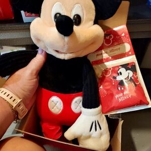 Mickey Mouse Scentsy buddy with brand new scent pack
